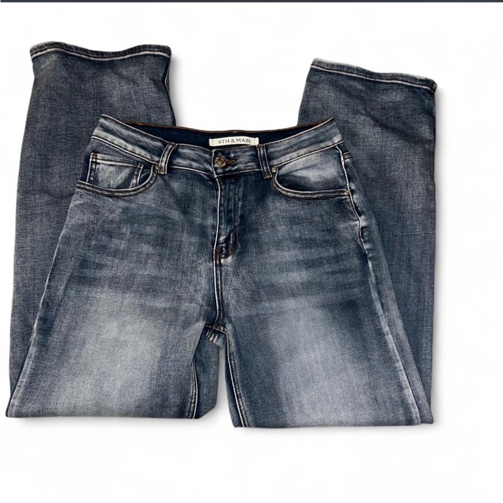 9th & Main Women Dark Wash Jeans - Classic Straight Fit